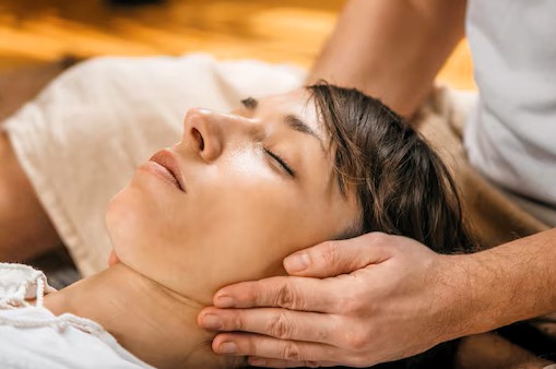 Masaje facial tailandés